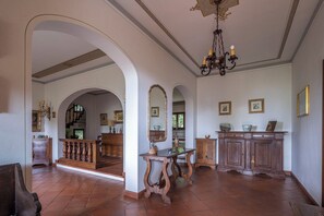 Lobby - Wonderful private villa for 6 guests with A/C, WIFI, TV, balcony, pets allowed and panoramic view (Monsummano Terme)