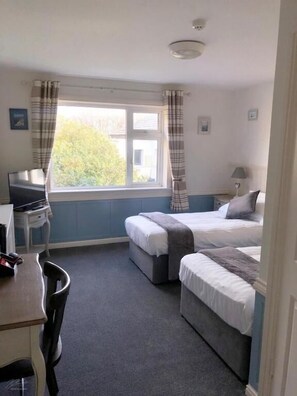 Room - WESTEND BAR & SELECT ACCOMMODATION (TRALEE)