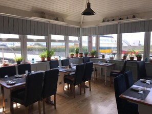 Dining - WESTEND BAR & SELECT ACCOMMODATION (TRALEE)