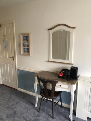 Double or Twin Room, Ocean View | Interior