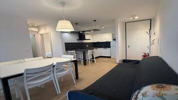 Apartment, 2 Bedrooms, Balcony, Ocean View | 3 bedrooms