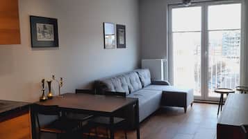 Leilighet – comfort, balkong | Oppholdsområde