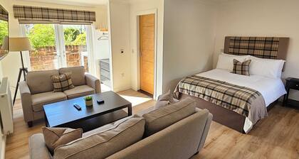 Luxury 1 Bedroom Apartment *LL* — Peaceful Escape Near Loch Lomond