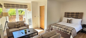 Luxury 1 Bedroom Apartment *LL* — Peaceful Escape Near Loch Lomond