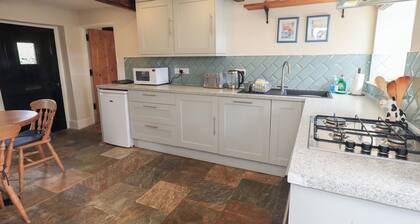 4 Oak Cottages