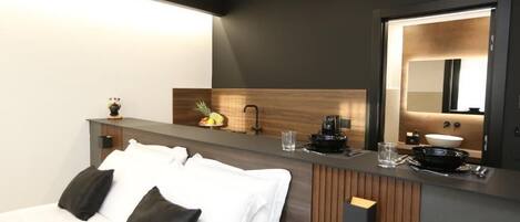 Superior Double Room, Balcony | In-room safe, desk, soundproofing, iron/ironing board