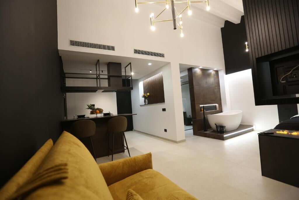 Quarto quádruplo superluxo, sacada, vista para a cidade | Parte interna