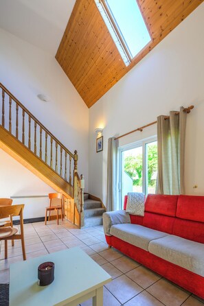 Living area - Burren Way Cottage No 1 - a home that sleeps 6 guests in 3 bedrooms (CE)