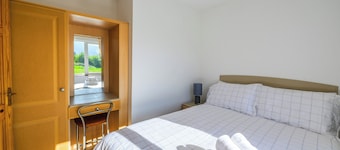 Burren Way Cottage No 1 - a home that sleeps 6 guests in 3 bedrooms