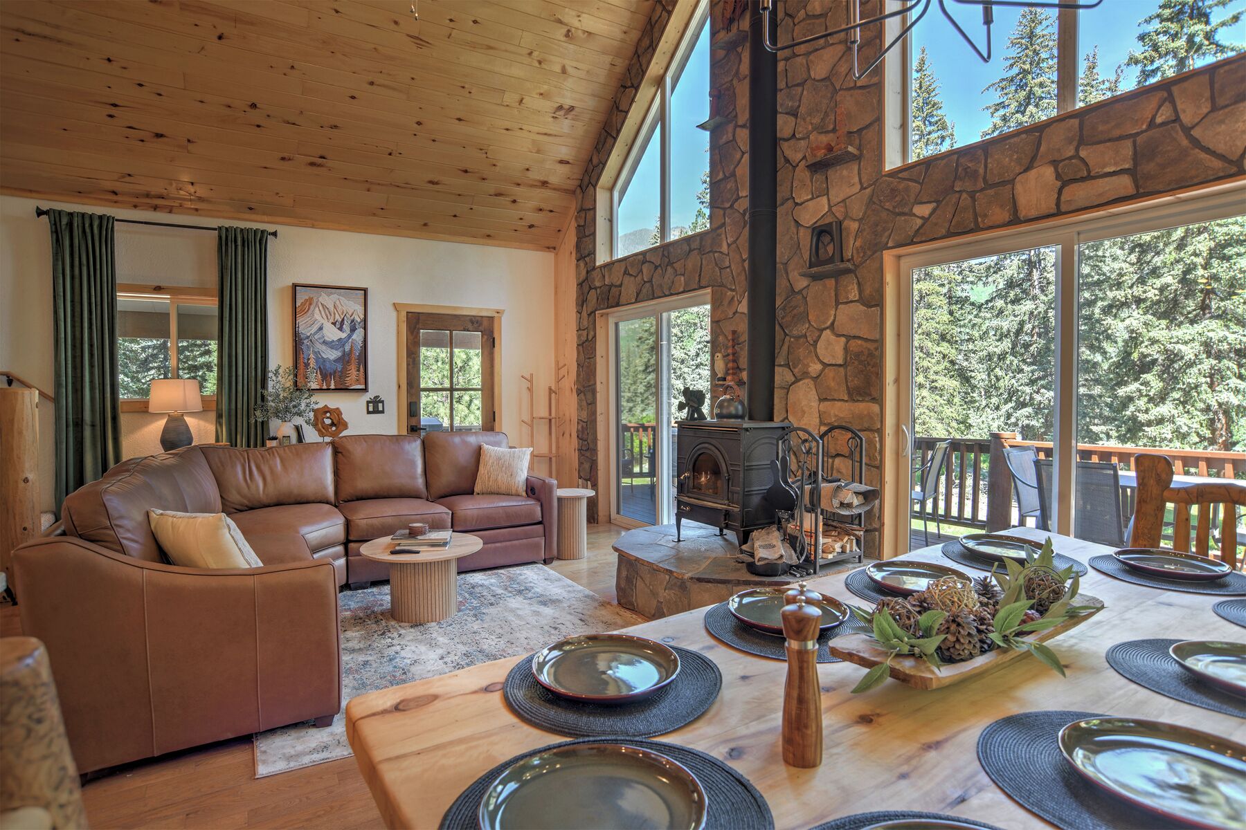 Smart TV, chimenea y tenis de mesa 