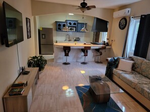 Living area - Wonderful 1-bedroom apartment with AC in vibrant Montego Bay (Montego Bay)