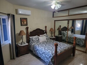 Room - Wonderful 1-bedroom apartment with AC in vibrant Montego Bay (Montego Bay)