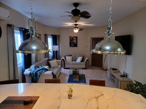 Living area - Wonderful 1-bedroom apartment with AC in vibrant Montego Bay (Montego Bay)