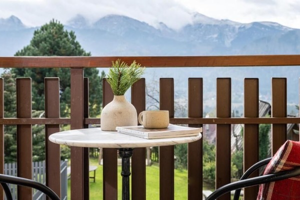 Estudio Confort, balcón, vistas a la montaña | Restaurante al aire libre