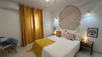 Iron/ironing board, WiFi, bed sheets