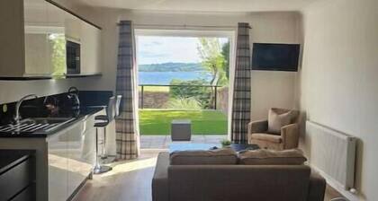 Luxury 1 Bedroom Apartment with Loch View *BL*