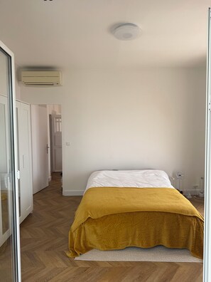 Room - Vrbo Property (Provence-Alpes-Côte d'Azur)