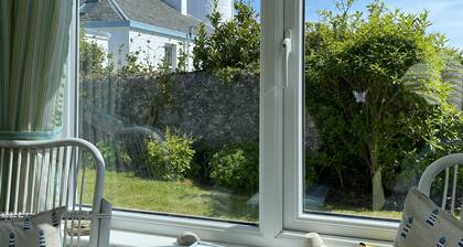 Taynuilt Cottage, near the sea side, stunning views