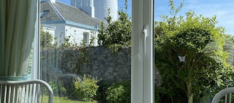 Taynuilt Cottage, near the sea side, stunning views