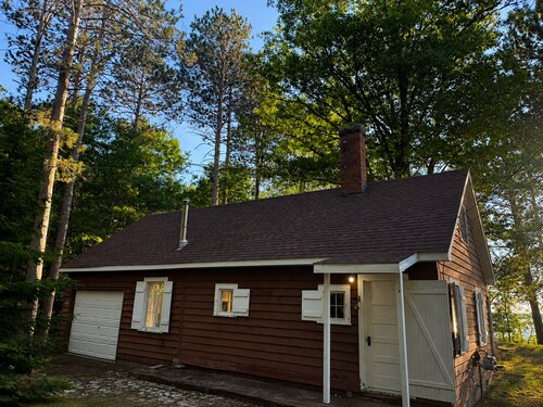 Classic UP Cabin with Lake Views, Private Beach, Fire Pit