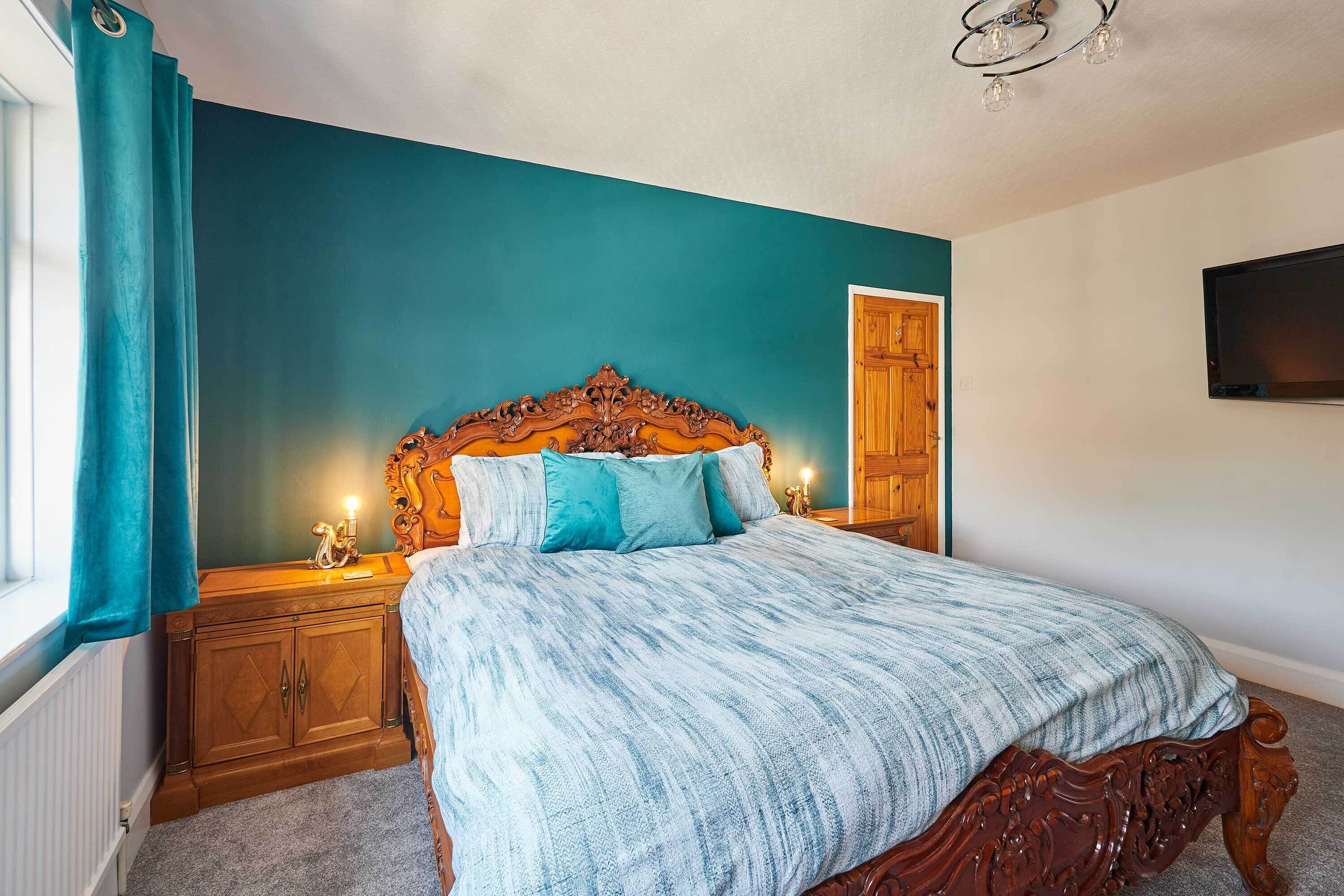 4 bedrooms, iron/ironing board, travel cot, WiFi