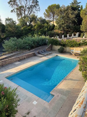 プール
