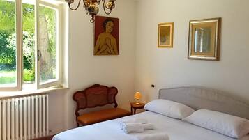 4 chambres, fer et planche Ă repasser, draps fournis
