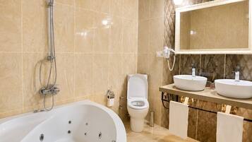 Jacuzzi Deluxe , Non Smoking , Garden View , Room 21 | Free WiFi
