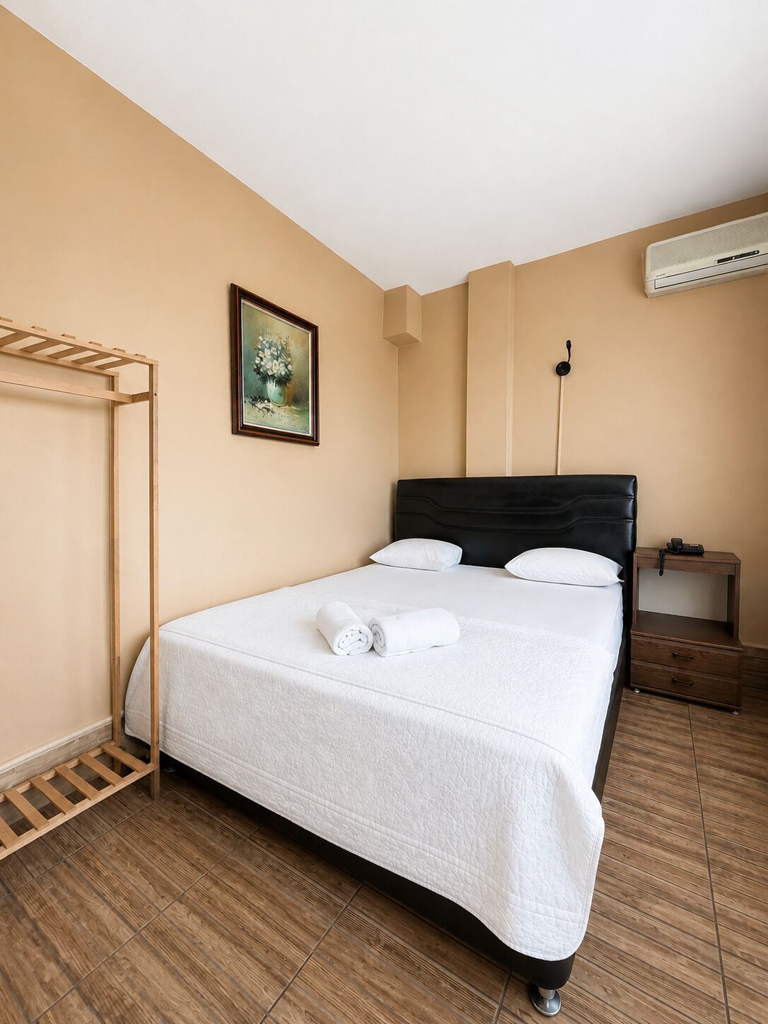 Standard Room, Smoking #7 | Espacio para trabajar con laptop, wifi gratis y ropa de cama 