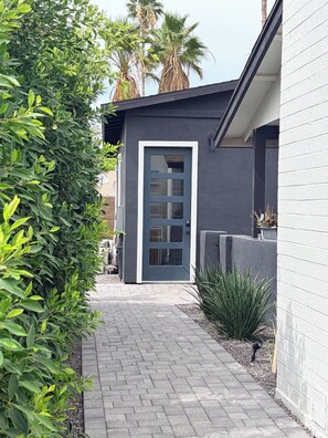 Exterior detail - New Luxury Build Free Standing Casita-Spacious Designer Getaway (Phoenix)
