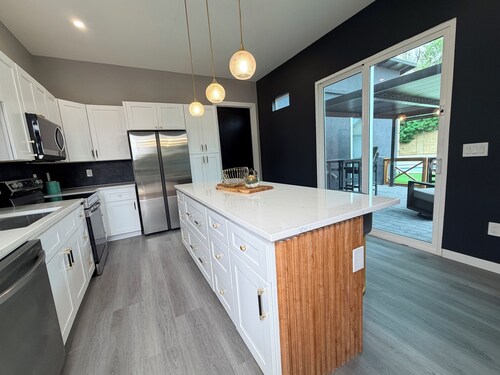 New Luxury Build Free Standing Casita-Spacious Designer Getaway