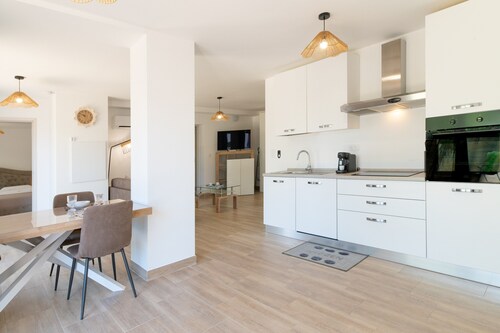 Apartment 'Residence La Dolce Vita' with Sea View, Wi-Fi and Air Conditioning