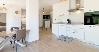 Apartment 'Residence La Dolce Vita' with Sea View, Wi-Fi and Air Conditioning
