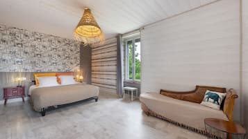 WiFi, bed sheets