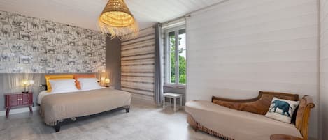 WiFi, bed sheets