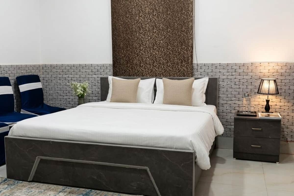 Deluxe Double Room, Garden View | Free WiFi