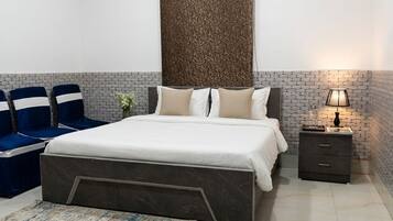 Deluxe Double Room, Garden View | Free WiFi