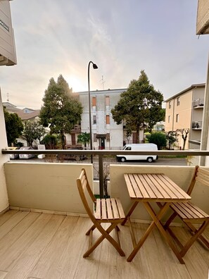 Outdoor dining - The Sea Pearl Suite (Punta Marina)