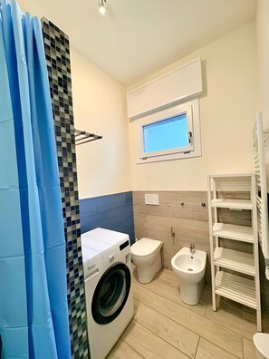 Bathroom - The Sea Pearl Suite (Punta Marina)