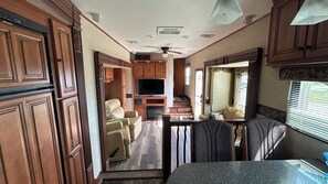 Mobile Home (Big Country) | Living area - What a View Cheticamp (Chéticamp)