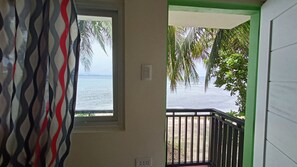 Interior - Suki Beach Resort - Aircon Tree House (Santa Magdalena)