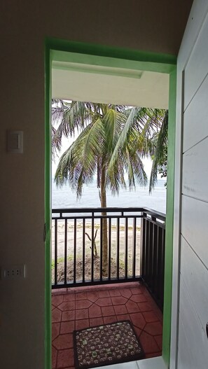 Property grounds - Suki Beach Resort - Aircon Tree House (Santa Magdalena)