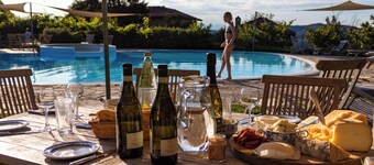 Casa Bruciata, Cascine Crema: A charming little stone cottage, large pool (20x14m)
