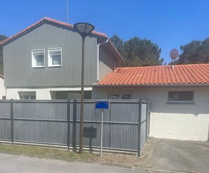 Exterior - House and outbuilding (Vieux-Boucau-les-Bains)