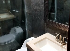 Bathroom - Vrbo Property (Ciudad Obregón)