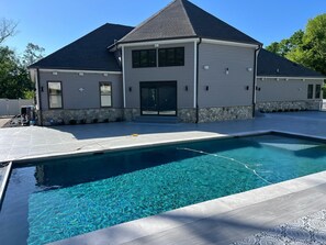Pool - Luxury Villa w/ Private Pool & Game Lounge
Charming 3-bedroom and private pool (Aldie)