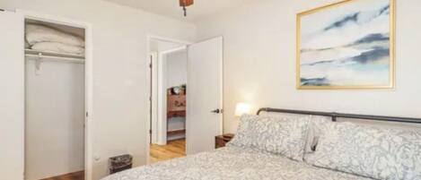 3 chambres, fer et planche à repasser, Wi-Fi gratuit, draps fournis