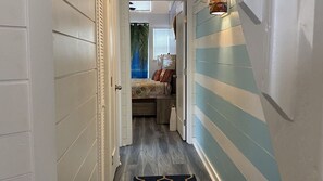3 slaapkamers, een strijkplank/strijkijzer, gratis wifi, beddengoed