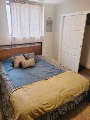 Room - Mountains at your doorstep - 2-bedroom (Ogden)