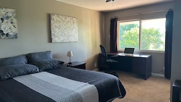2 bedrooms, desk, iron/ironing board, free WiFi